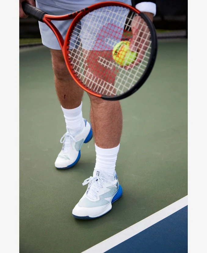 Wilson Burn 100 V5 Tennis Racket - Image 4